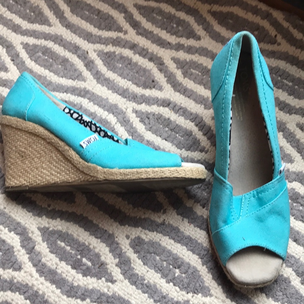 TOMS teal peep toe wedges